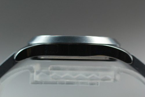 GUCCI x REAL Limited Edition Black Dial Watch – Full Set – Box & Papers – Rare - Picture 5 of 11