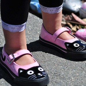 tuk kitty shoes