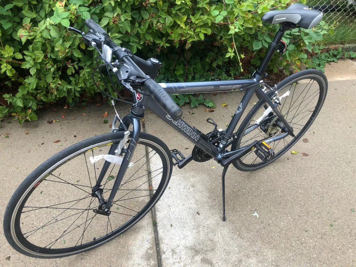 Schwinn tourist bike 2025 24 speed