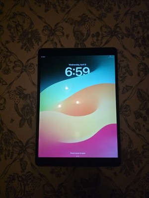 Apple iPad Pro 2017 10.5'' 64GB WiFi + Cellular Unlocked Space Gray