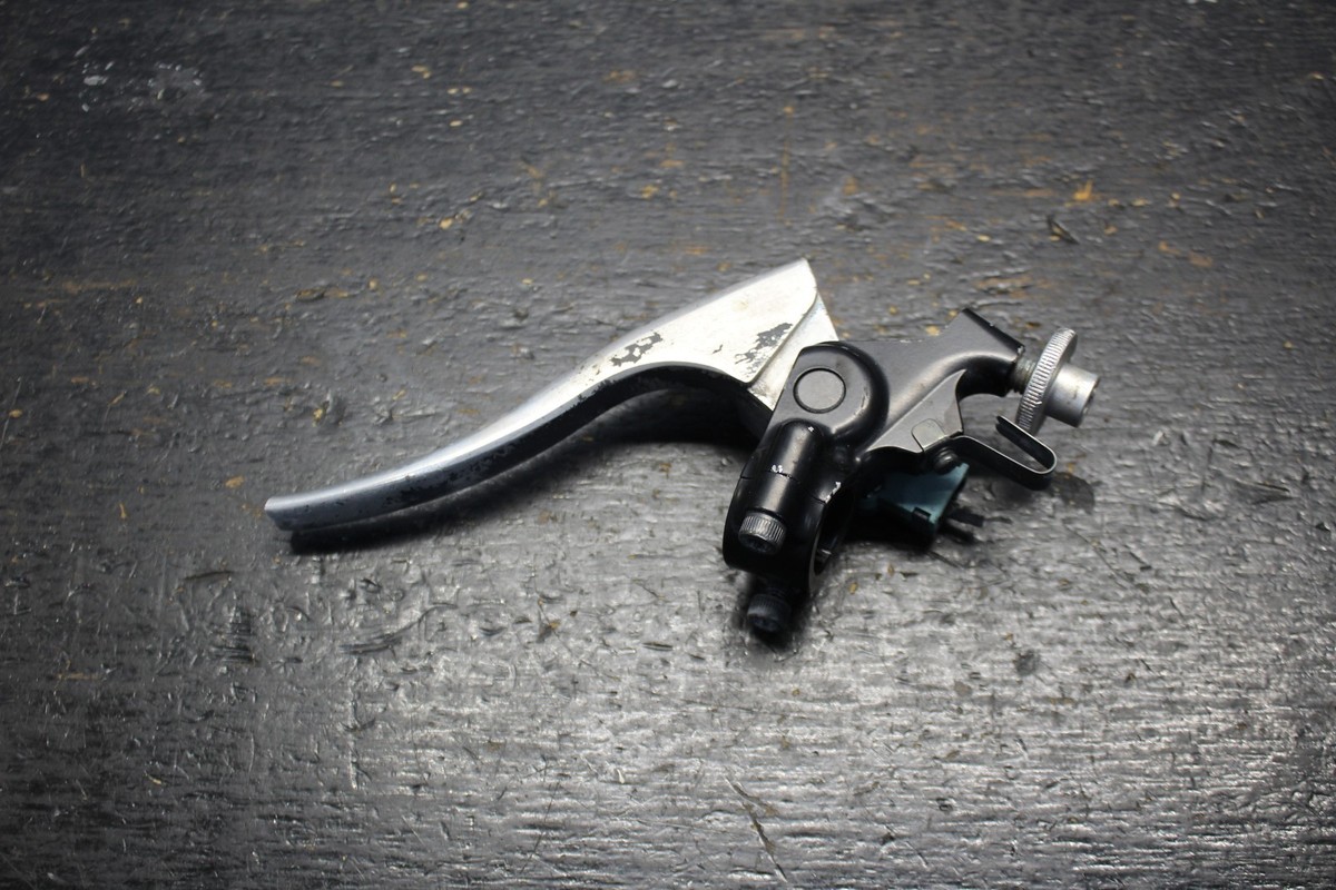 替え刃レザー　まとめ売り 00-02 KAWASAKI NINJA ZX6R 05-08 ZZR600 OEM CLUTCH PERCH MOUNT