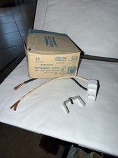 CONVENIENCE SNAP-IN OUTLET Receptacle NEMA 1-15R 15A 2P White Leads LEVITON 306