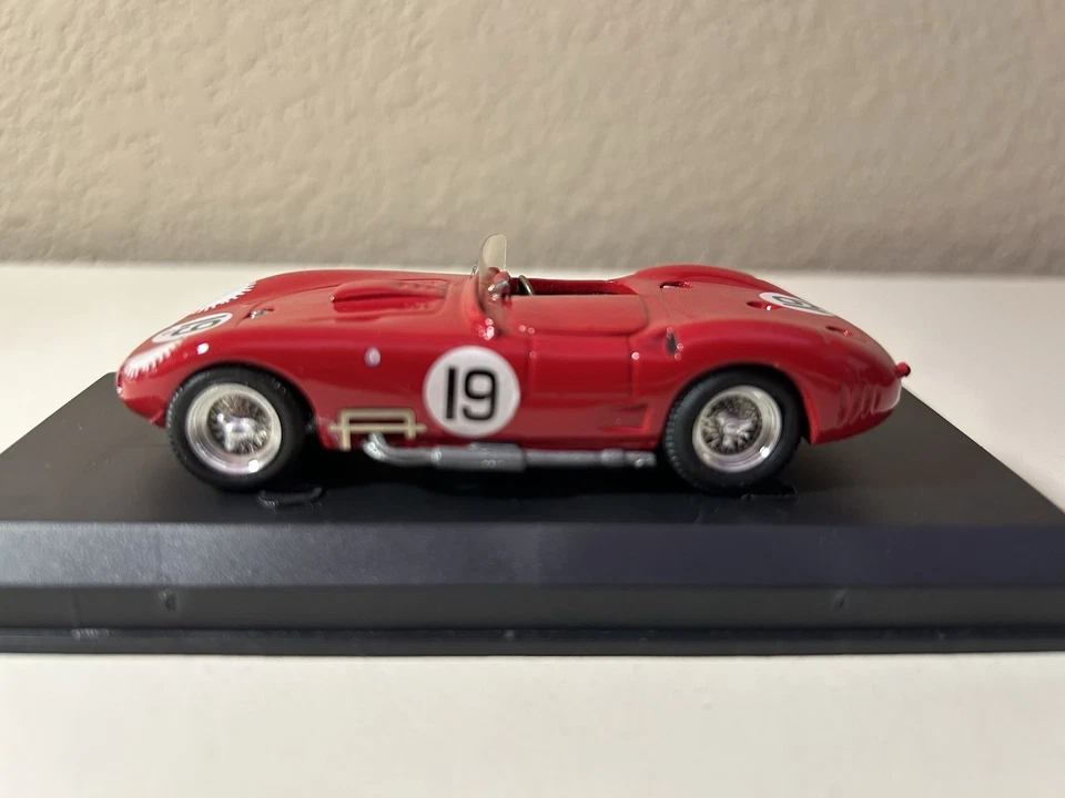 1:43 TOP MODEL 1957 Maserati 450S Jean Berra & Juan Manuel Fangio Ganador Foto 2 de 4