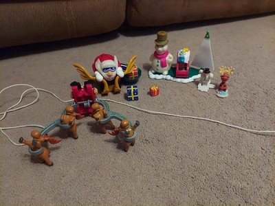 Set Of Kinder Egg CHRISTMAS toys Santa With His Sleigh And Reindeer, Snowman, Tr