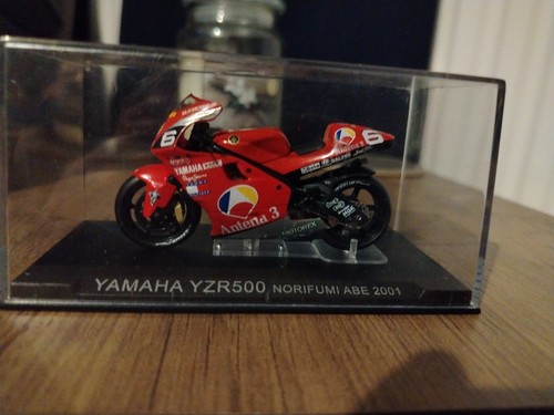 Maquette Altaya 1/24 YAMAHA YZR 500 Norifumi ABE - Collection
