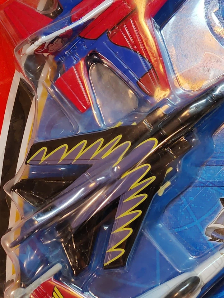 2003 VTG Matchbox Justice League Airplanes Superman Batman Wonder Woman - Image 4 of 4