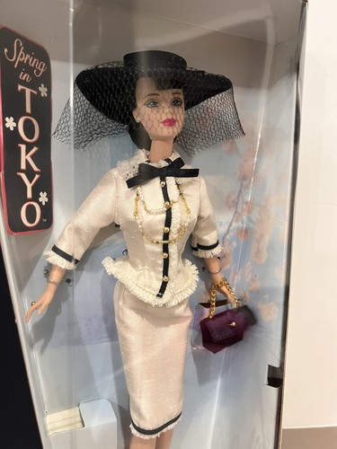 1999 Spring in Tokyo Vintage Barbie Mackie Face City Seasons #23499 NRFB - Picture 10 of 13