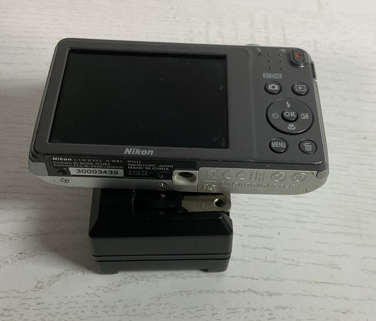 ⚡️Nikon Coolpix A300 20 MP Digital Camera ⚠️FOR PARTS