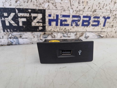 VW Bus T5 Radiobedienung 5Q0035726B USB Anschluss 317448