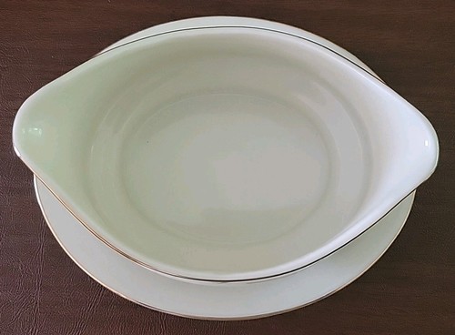 Vintage Caldors Porcelain Ware Fine China Gravy Boat & Saucer Holly Berry EUC - Picture 6 of 14