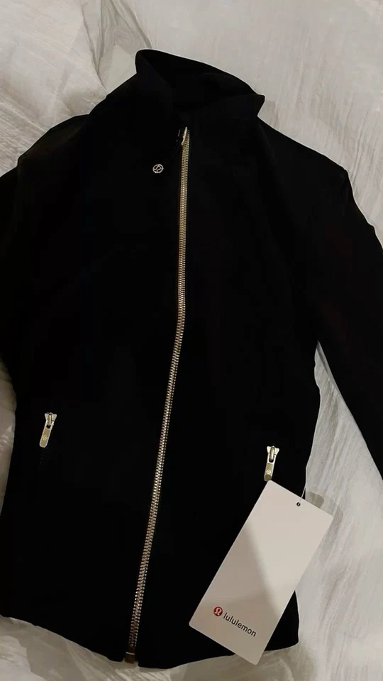 Conjunto de chaqueta y leggings negros Lulu Foto 2 de 2