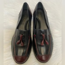 Amalfi by Rangoni Black and Burgundy Leather Flats Sz 7