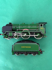 Hornby (OO) R583 SR Schools Class Locomotive No 921 SHREWSBURY.
