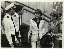 Press Photo Connie Stevens in scene with other actors. - sap61911