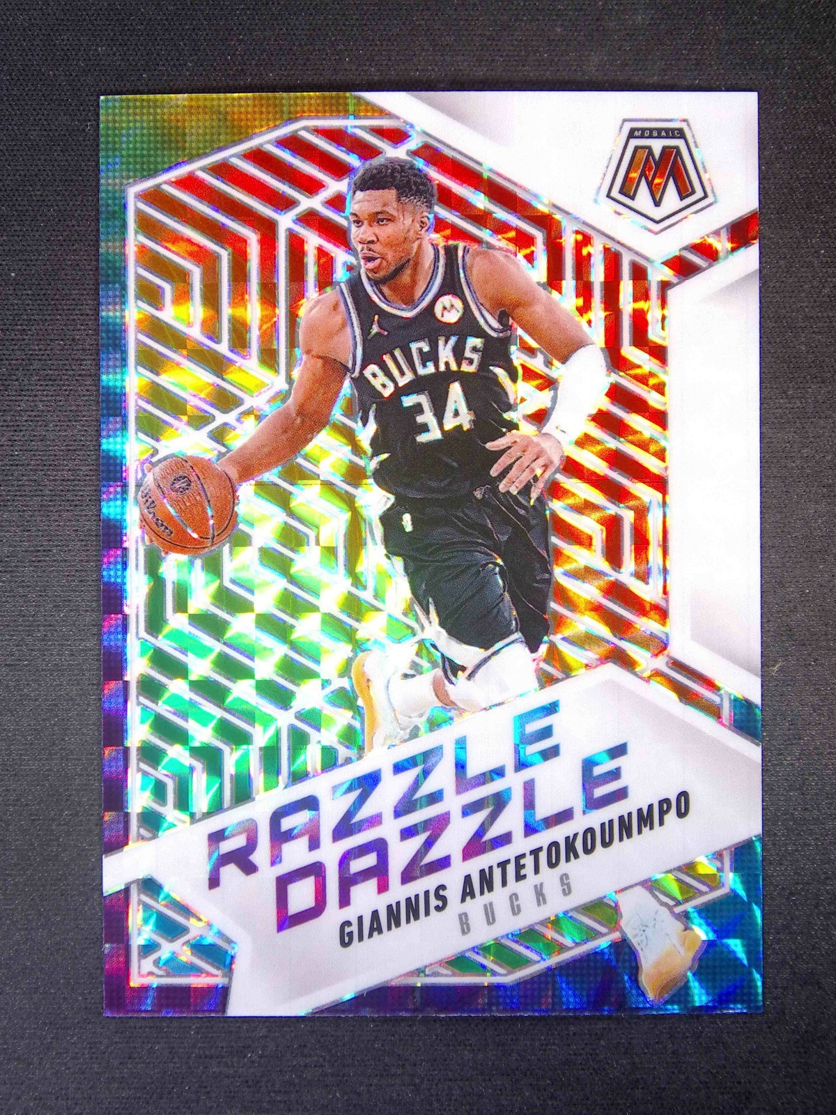 2023-24 Panini Mosaic Giannis Antetokounmpo #6 Razzle Dazzle SSP
