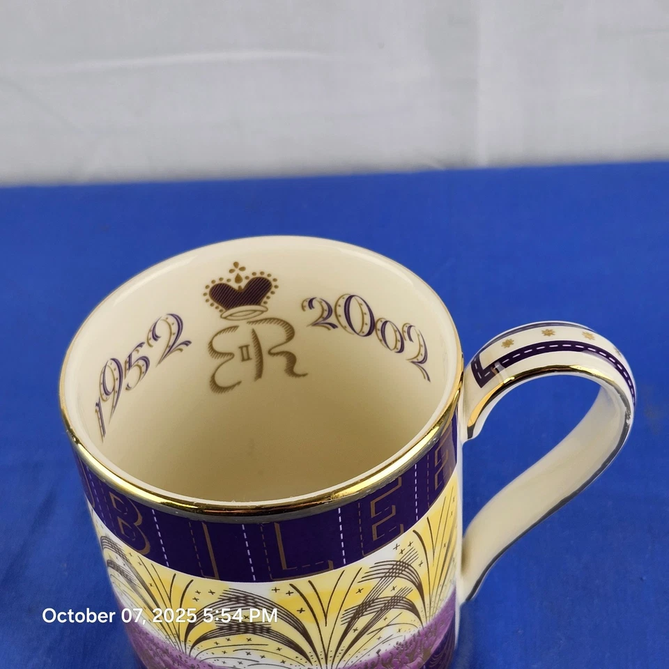 Taza Wedgwood Eric Ravilious Jubileo de Oro Reina Isabel II Foto 2 de 4