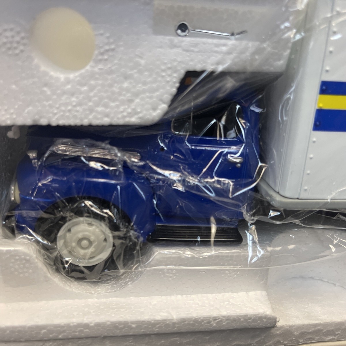 1951 Ford F-6 ボトラーズ トラック　1/34 Chevron 1951 Ford F6 Fuel Tanker First Gear 1:34 Truck 29