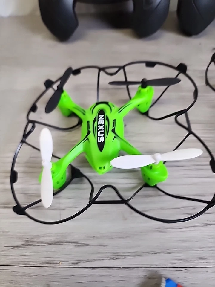 Nexus Laser Battle Drones World Tech Elite Toys 2.4 GHz 4.5CH Vid Camera - Image 2 of 4