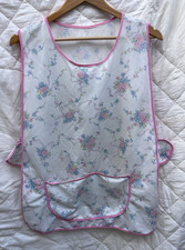 Vintage Pink & White Pinny Apron Tabard Floral Apron 60s 70s 80s Nylon Pockets