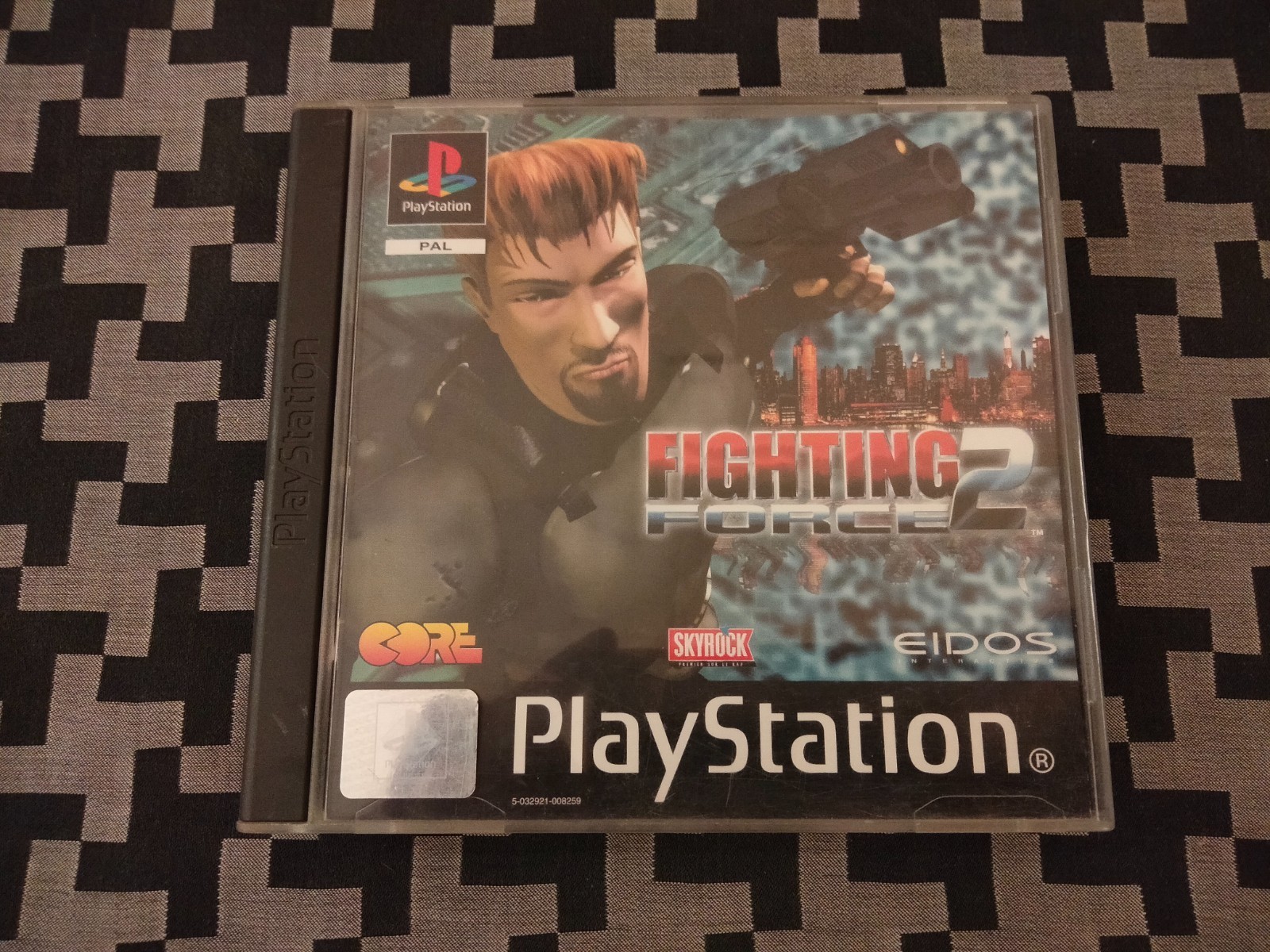 Fighting force 2 sur ps1, VF, complet en bon état