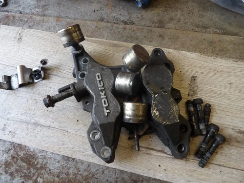 suzuki gsxr 600 srad r/h front caliper