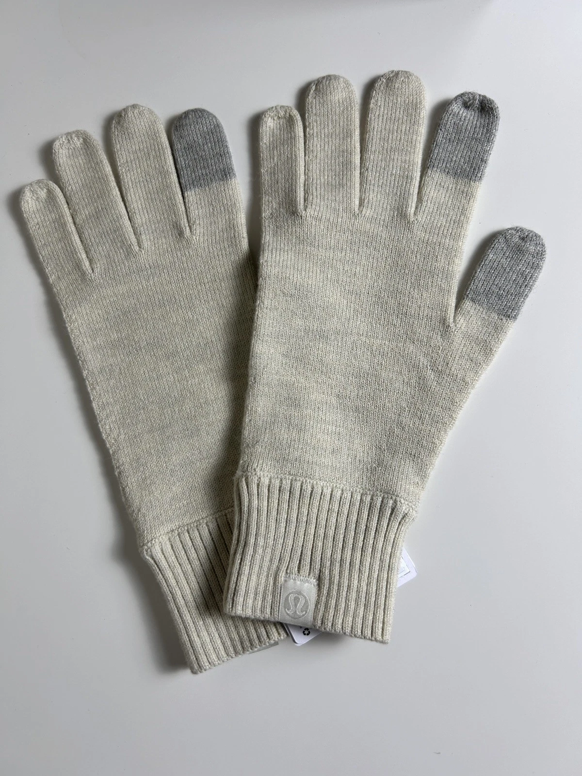 🧤NWT Lululemon Warm Revelation Gloves - HDBO - Size L