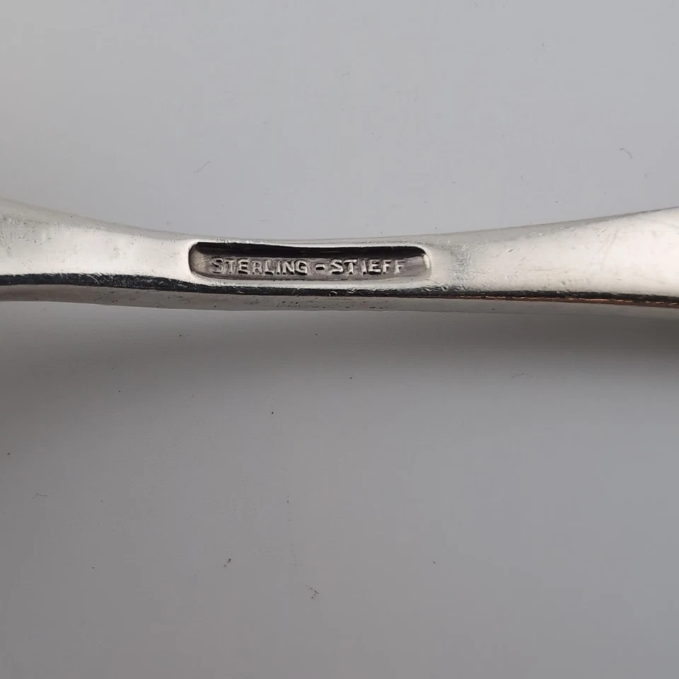 Servidor de guisantes Stieff Rose de plata esterlina - 8" - sin monograma Foto 3 de 3