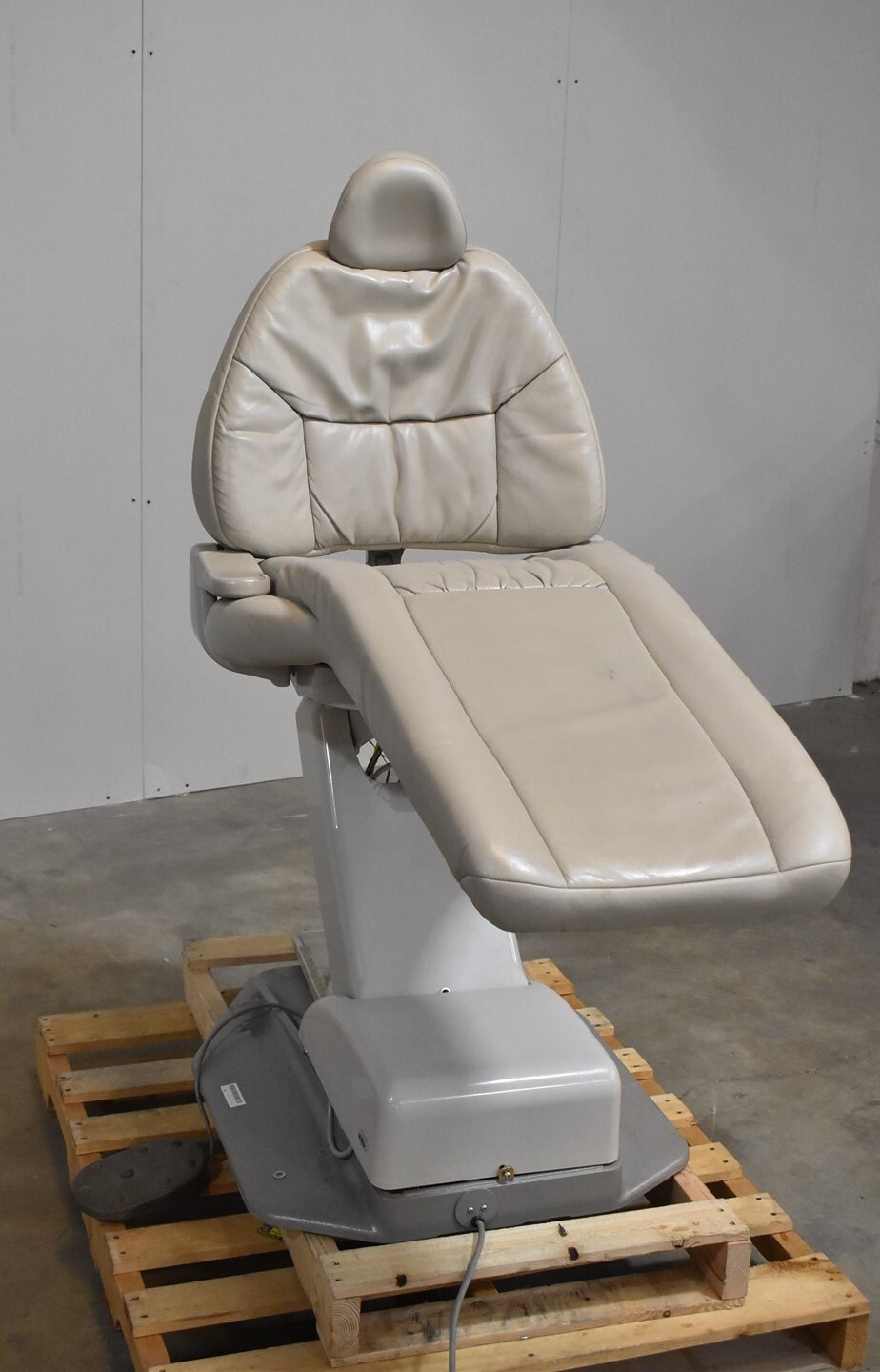 Adec 1040 Dental Dentistry Ergonomic Patient Exam Chair FOR PARTS/REPAIR eBay