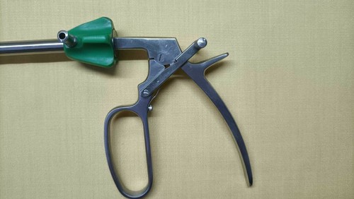 Laparoscopic Bulldog Clamp with 6 clips Reusable Surgical Instruments - Picture 3 of 7