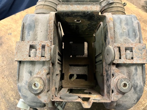 YAMAHA XS250 AIRBOX/BATTERY TRAY/RECTIFIER - Picture 8 of 10