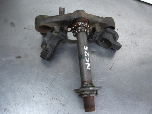 HONDA 400 BROS NT400 BOTTOM YOKE AND INDICATOR BRACKETS - Picture 6 of 6