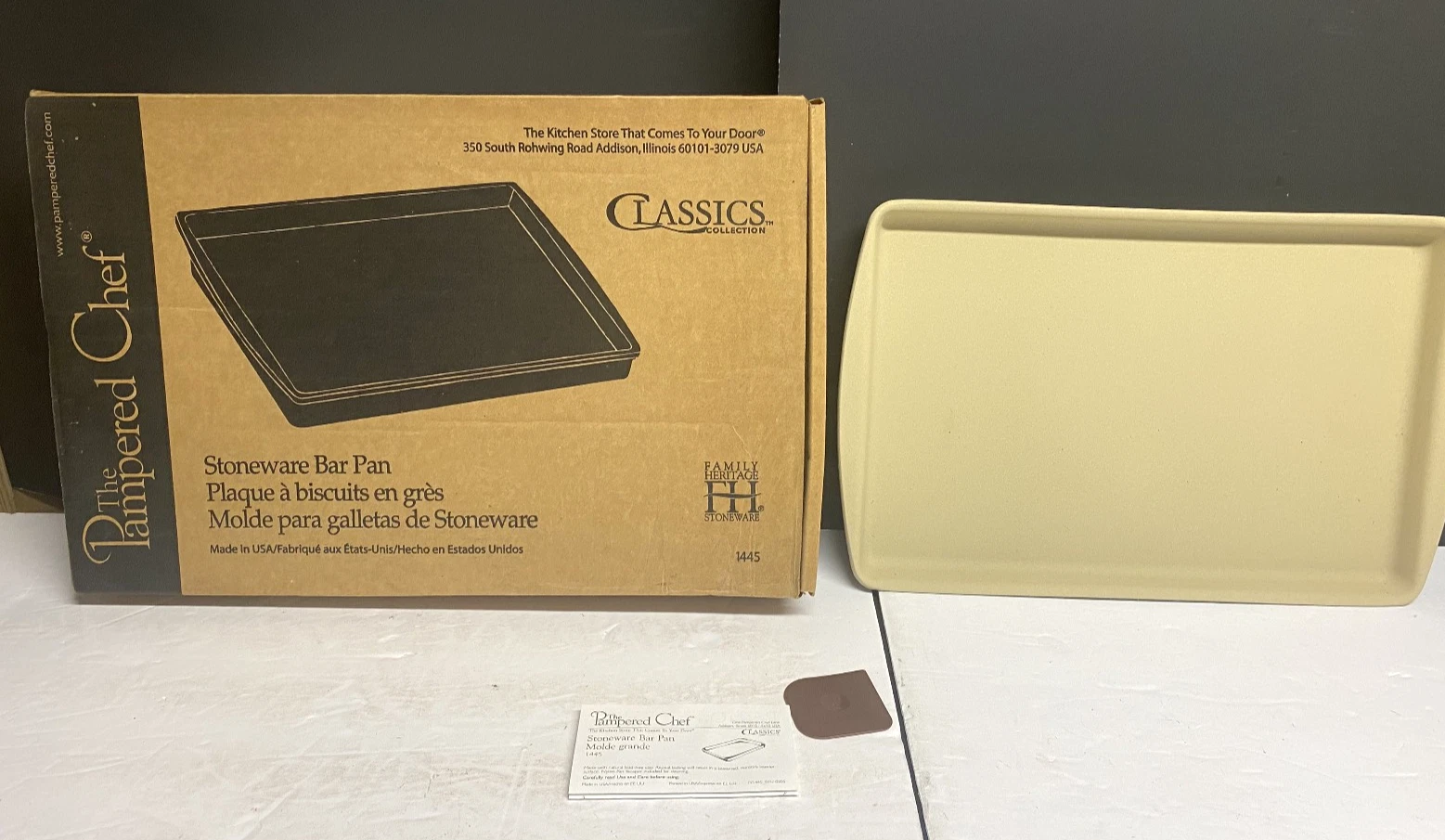 Pampered Chef Family Heritage Classic 1445 Large Bar Pan 11x17 NEW! NICE!