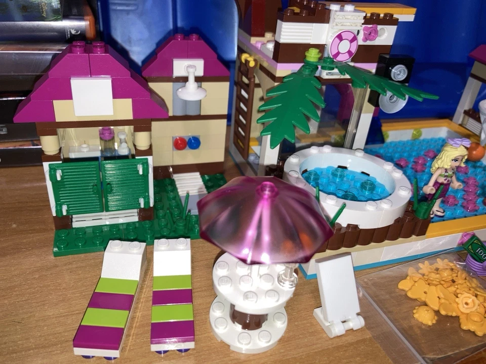 LEGO Friends 41008 Heartlake City Pool, foto 2 di 5