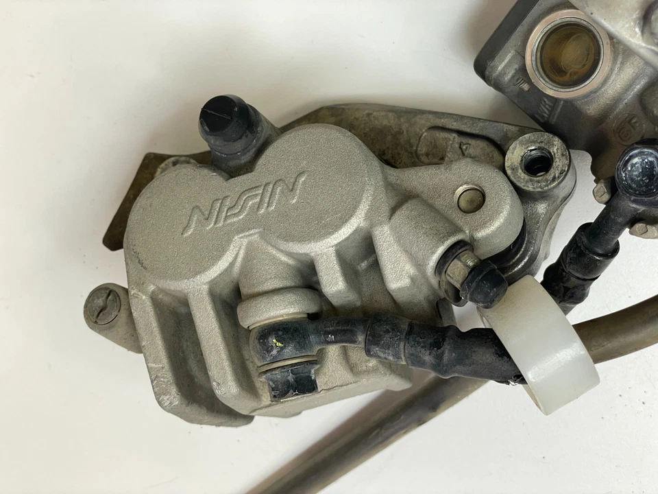 2000 Honda XR250R Front Brake Caliper Lever and Reservoir XR250 96-04 - Image 3 of 4