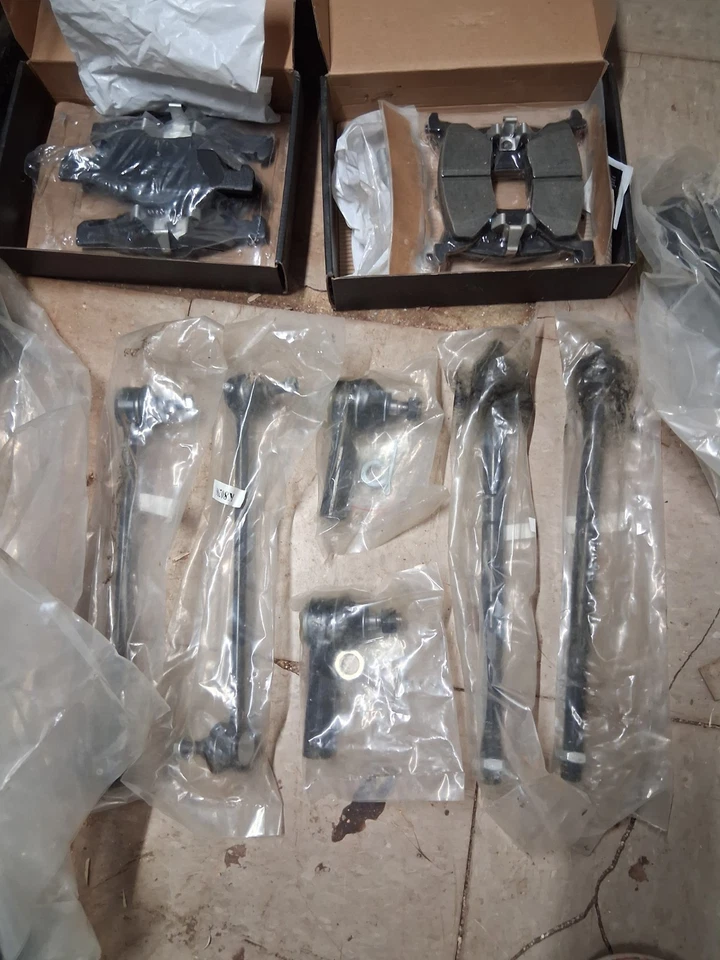 Kit de suspensión delantera de 8 piezas para Ford Escape Mazda Tribute Mercury 2005-2009  Foto 2 de 4