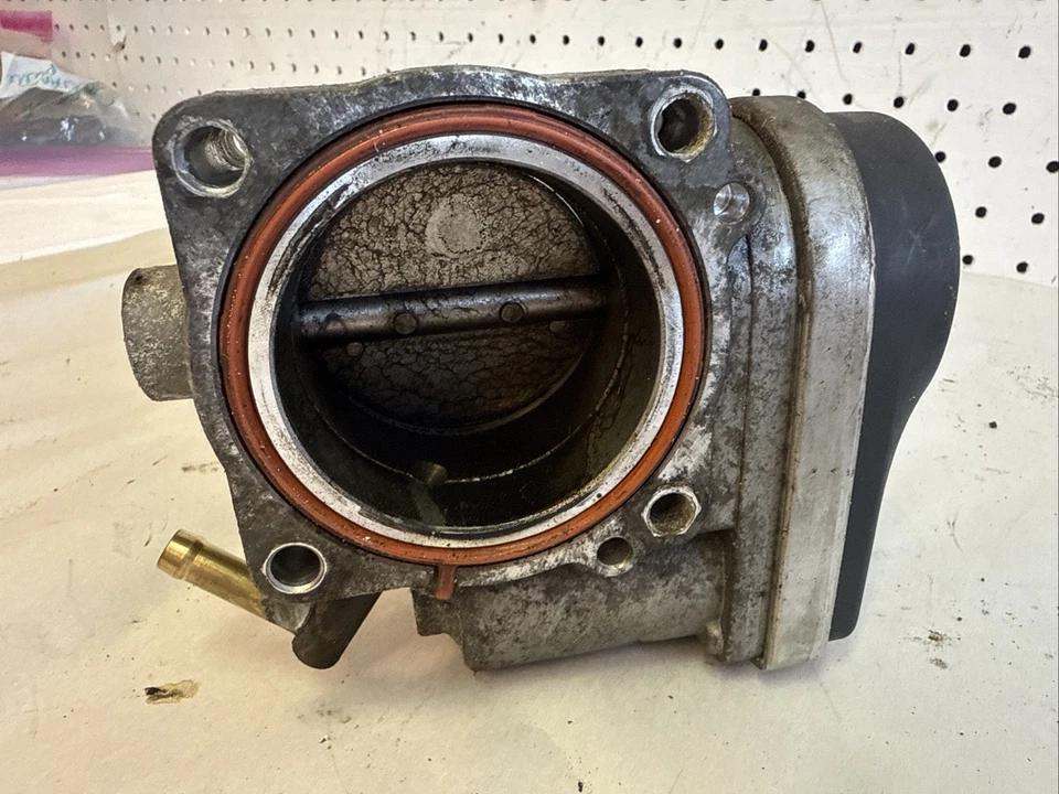 2005 Mini Cooper S R53 1.6L Throttle Body 1354150335803 - Image 4 of 4