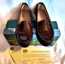 SAS Women  s SIMPLIFY-C  BROWN CROC   8 W   NEW in Box