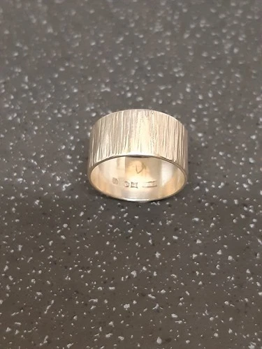 Vintage Silver Wide Hammered Bark Effect Ring In Very Good Condition