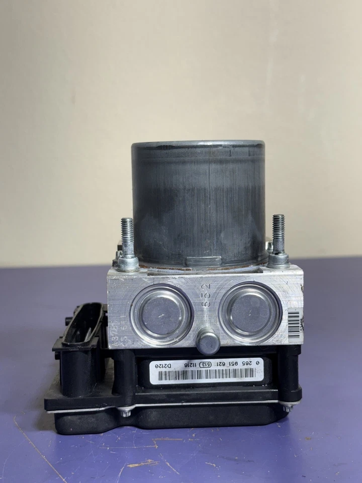 Módulo actuador bomba de freno antibloqueo ABS INFINITI G25 2011 2012 OEM 0265251593 Foto 3 de 4