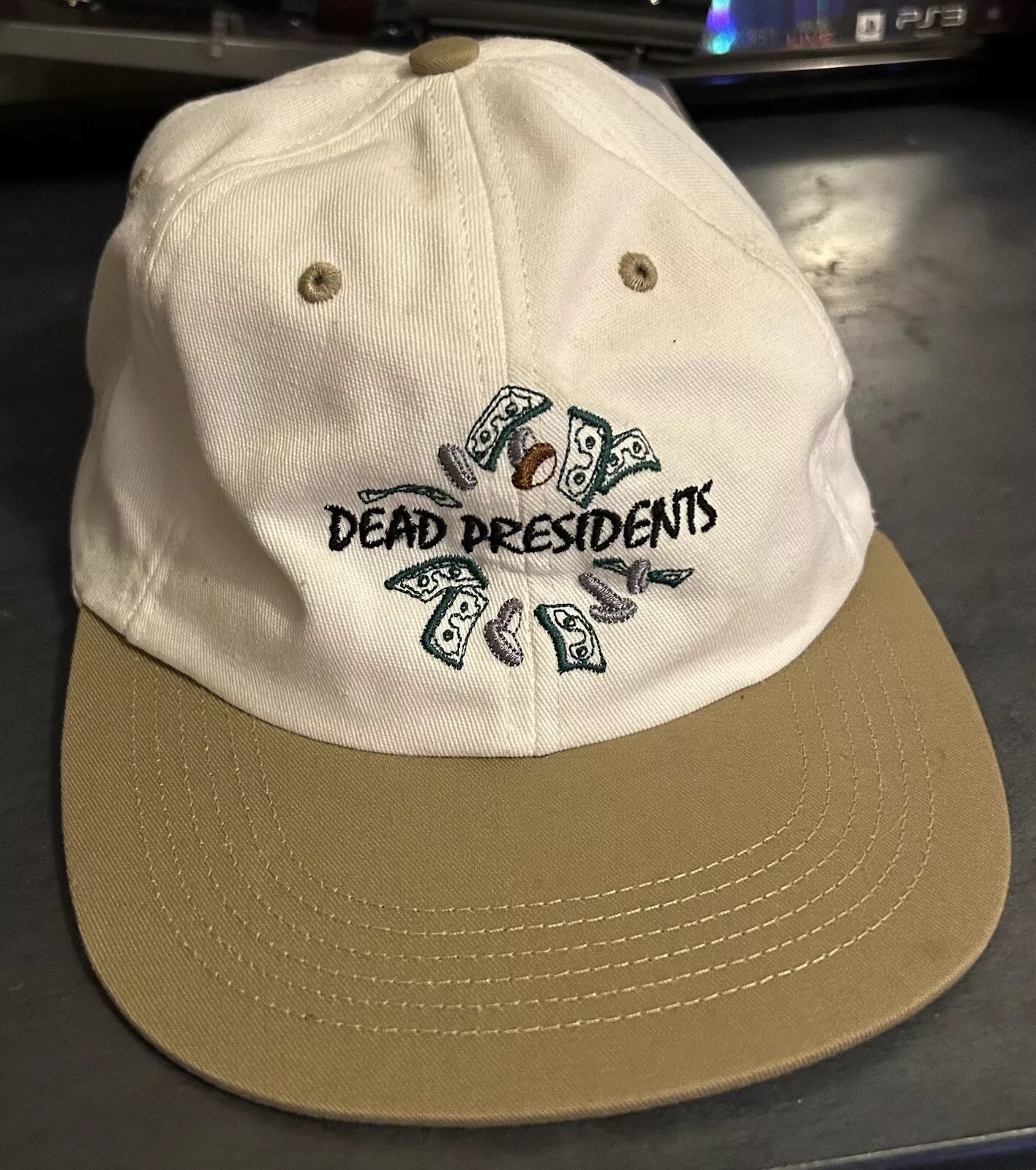Chapeau 6 panneaux Supreme Dead Presidents (FW18)