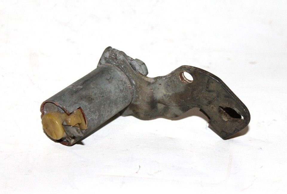 GM IDLE STOP SOLENOID W/BRACKET For Quadrajet 197174 1114450 Not