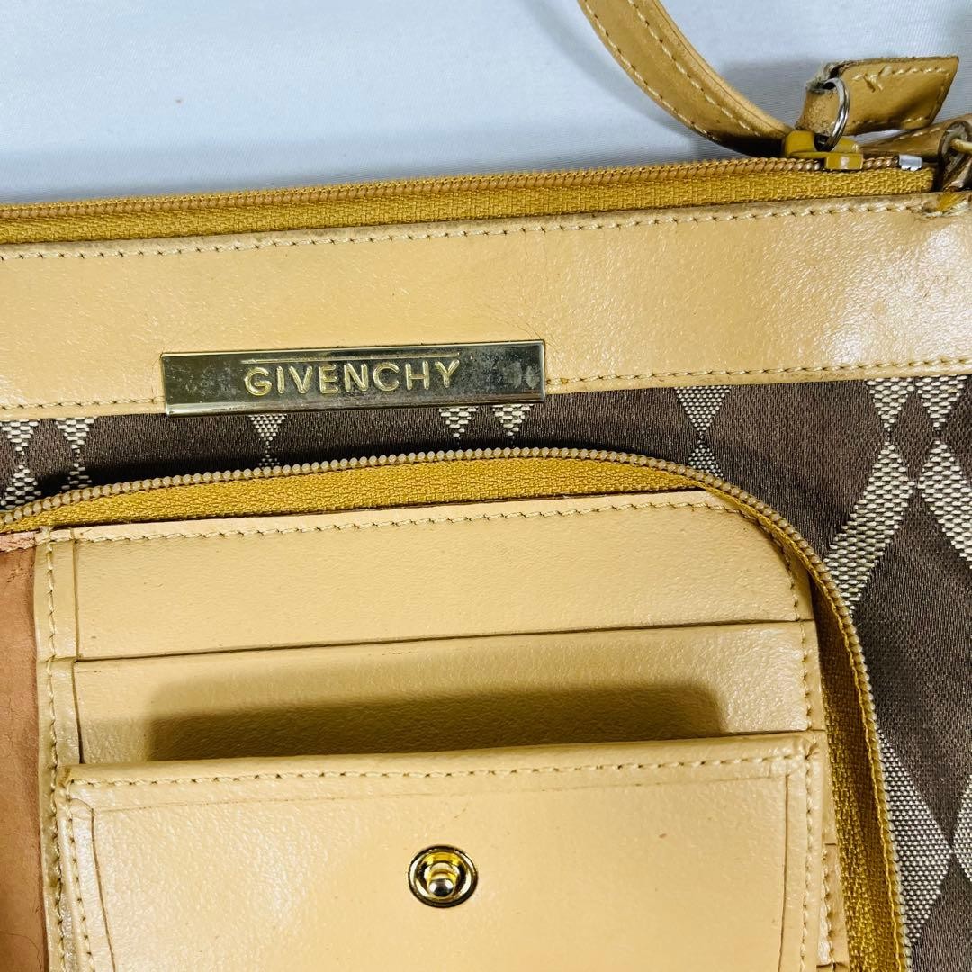 GIVENCHY Diamond Pattern Shoulder Smartphone Bag … - image 14