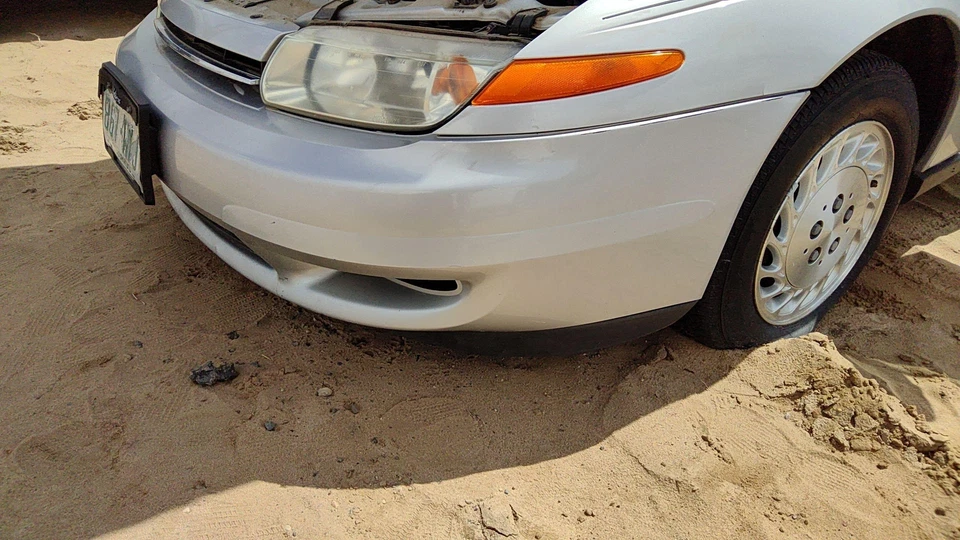 Conjunto de cubierta de parachoques delantero Saturn L100 2000 2001 2002 OEM plateado 12u 21019621 Foto 2 de 4