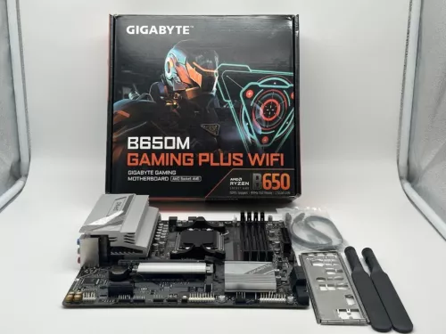 GIGABYTE B650M GAMING PLUS WIFI AM5 AMD M-ATX, DDR5, PCIe 4.0 M.2 READ/FOR PARTS