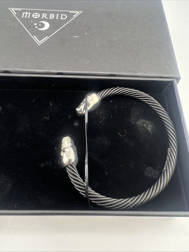 Caixa exclusiva de colecionadores Morbid All Weirdos Welcome pulseiras caveira por Culturefl - Imagem 3 de 4