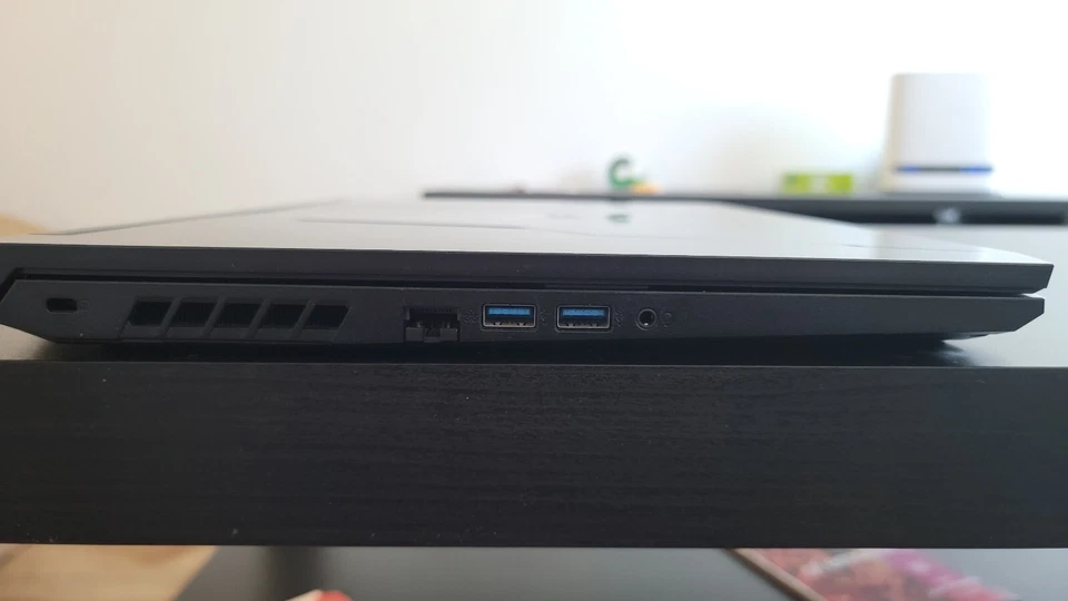 Acer Nitro 5 NVIDIA RTX 3080 Ryzen 9 5900HX 17.3" 1440p 165Hz 32GB RAM, 1 TB SSD - Image 4 of 4