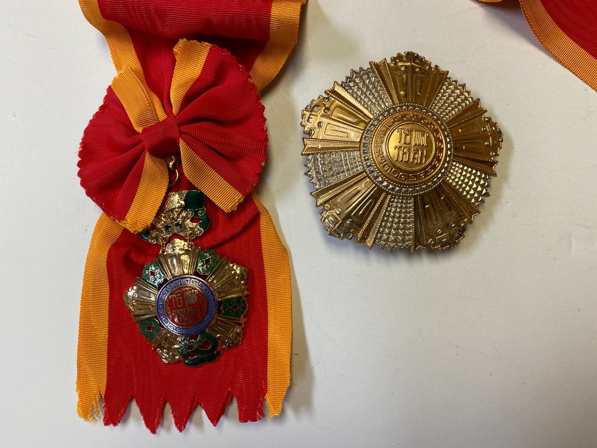 軍事メダル5枚セット 0373 RVN National Order of Vietnam Sash 1st First Class