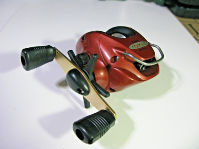 Shimano Coriolis Bantam Casting Reel CO-2000, 4 Ball Bearings, Star Drag - NEW