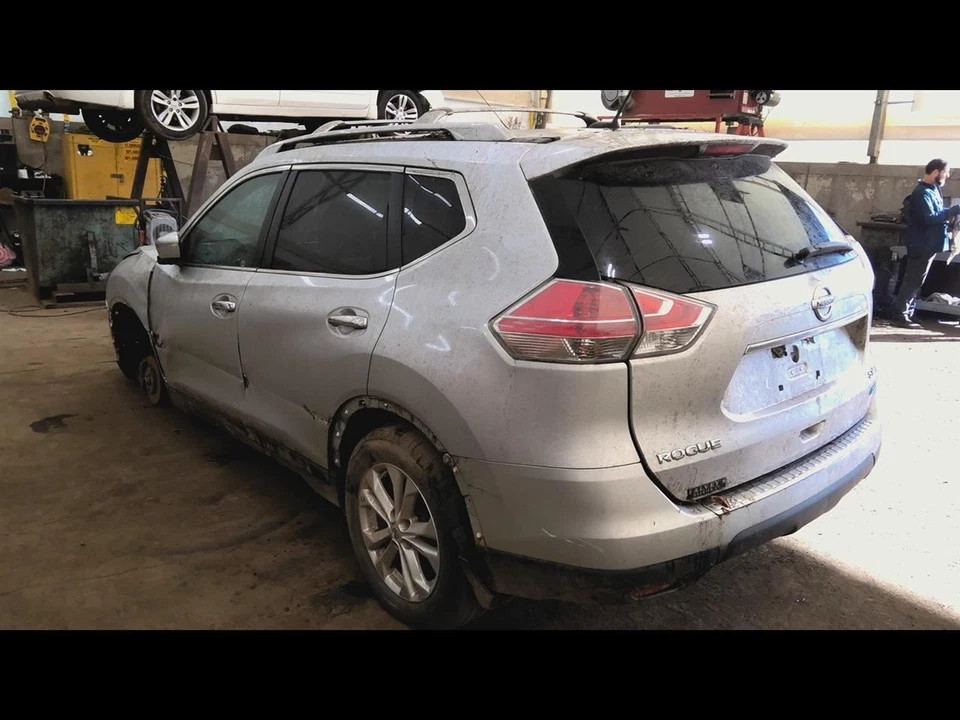 (LOCAL PICKUP ONLY) Hood Fits 14-20 ROGUE 6827537 - Image 3 of 4