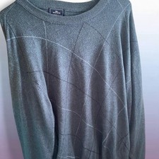 the cutest dockers jumper